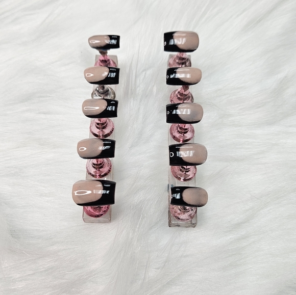 Acrylic press on nails - Picture 3 of 7